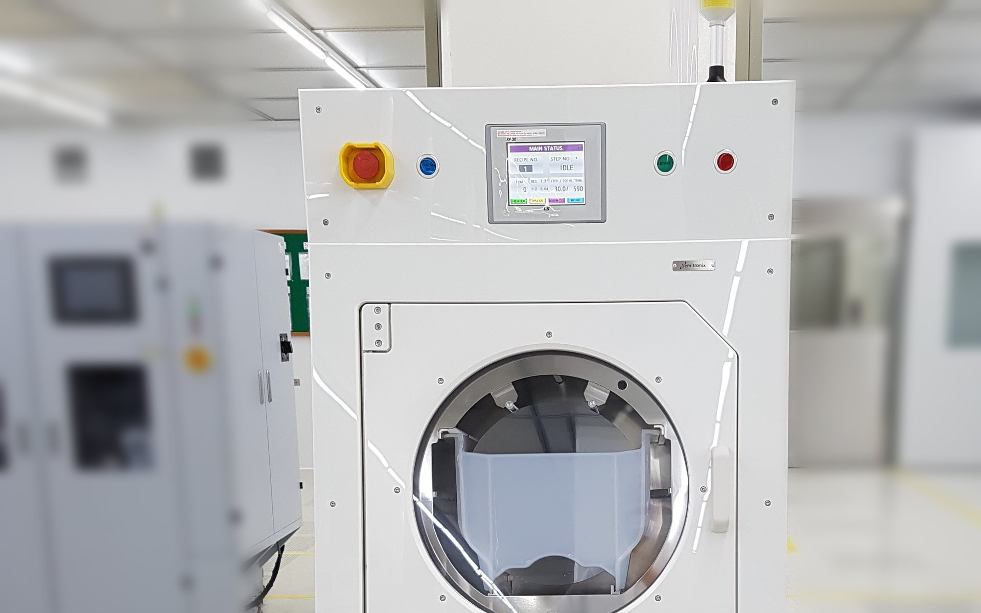 Spin rinse dryer in a cleanroom
