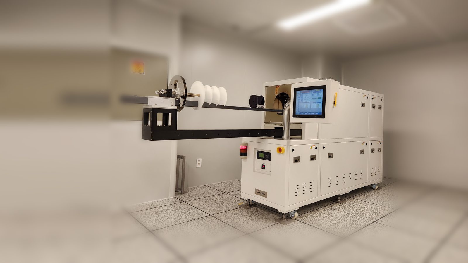 R&D horizontal furnace in a cleanroom